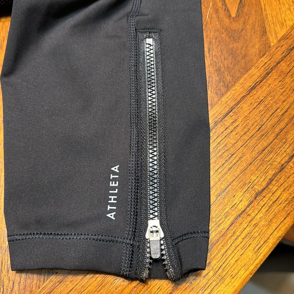 Athleta Capri running tights - Picture 7 of 10